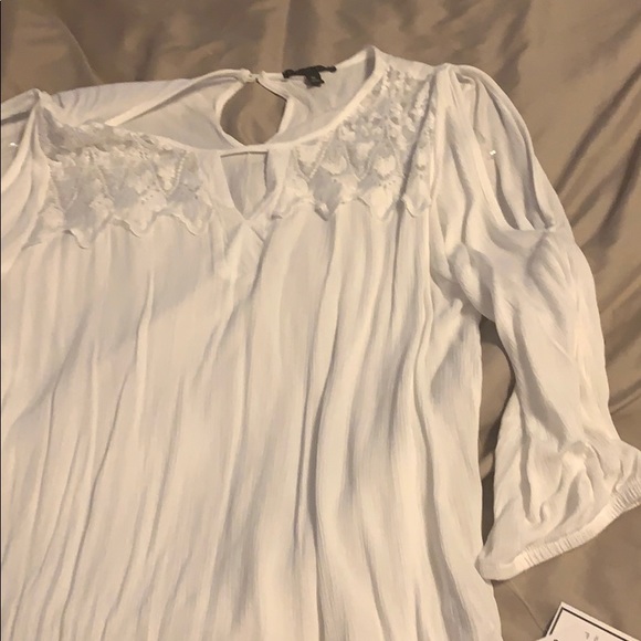 Cold shoulder white blouse - Picture 2 of 4